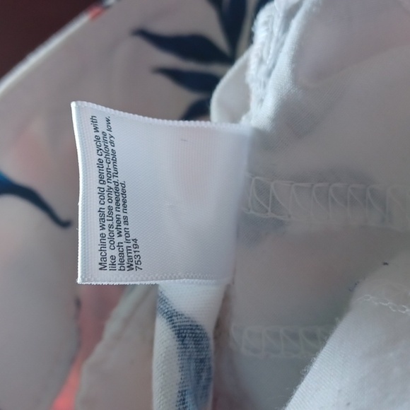 St John’s Bay Slimming Floral Summer Capri Pants  Sz 12 - Picture 6 of 6